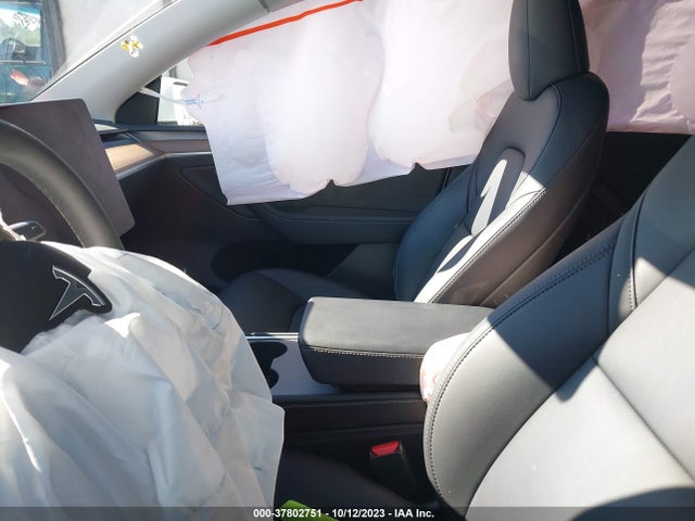 Tesla Model Y Long Range 2023 7SAYGAEE2PF784205 Image 5