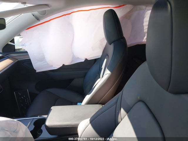 Tesla Model Y Long Range 2023 7SAYGAEE2PF784205 Image 8