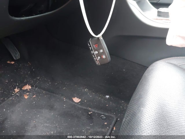 2017 JAGUAR XE SAJAE4BV7HA958663 Photo 10