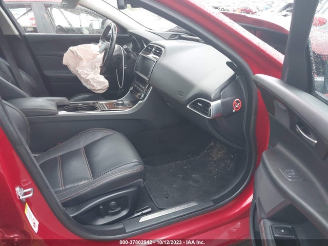 2017 JAGUAR XE SAJAE4BV7HA958663 Photo 4