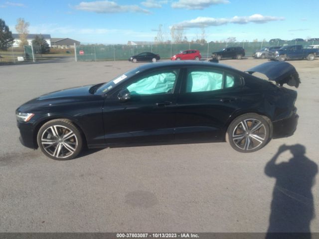 7JRA22TM2KG005138 Volvo S60 R-design