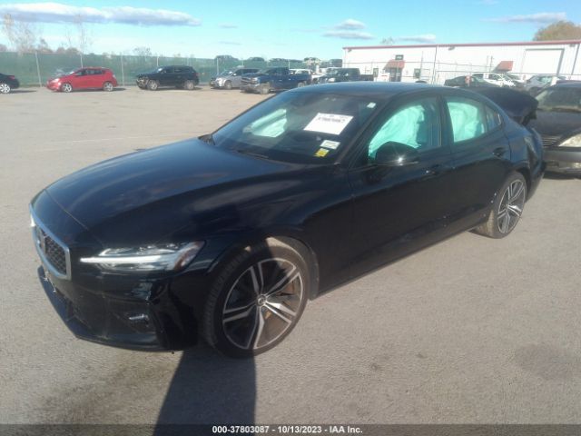 7JRA22TM2KG005138 Volvo S60 R-design