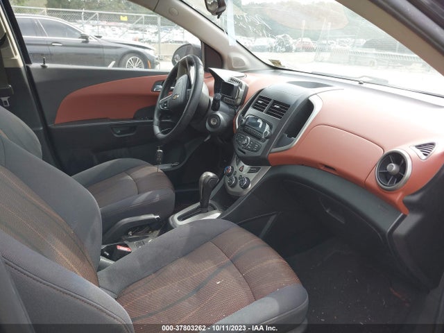 Chevrolet SONIC LT 2014 1G1JC6SG2E4141525 Image 5