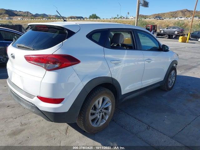 Hyundai TUCSON SE 2018 KM8J23A45JU787826 Image 4
