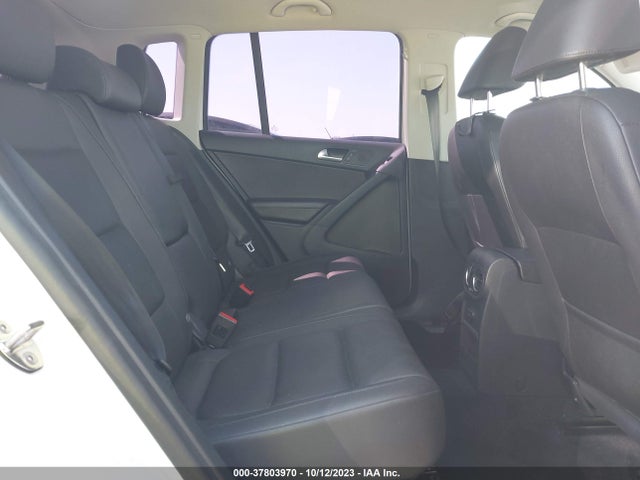 WVGAV7AX3HK006199 Volkswagen TIGUAN