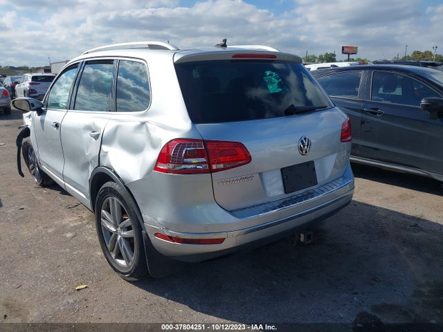 WVGEF9BP6GD008749 Volkswagen Touareg Lux