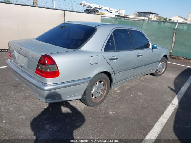 1999 MERCEDES-BENZ C-CLASS WDBHA24G8XA738120 Photo 3