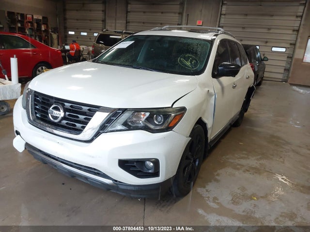 2017 NISSAN PATHFINDER PLATINUM VIN: 5N1DR2MM6HC671100