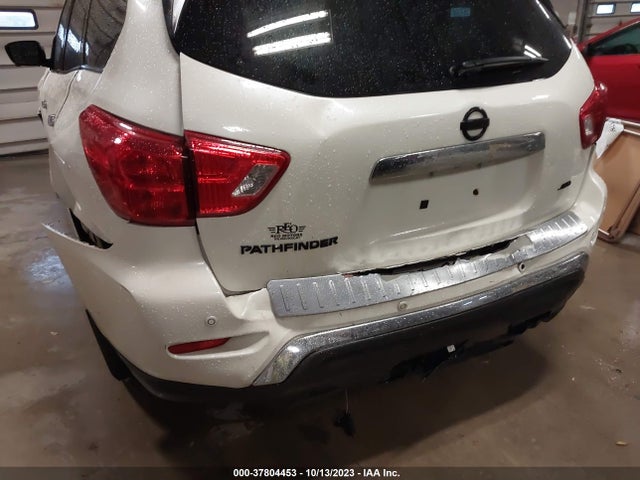 2017 NISSAN PATHFINDER PLATINUM VIN: 5N1DR2MM6HC671100