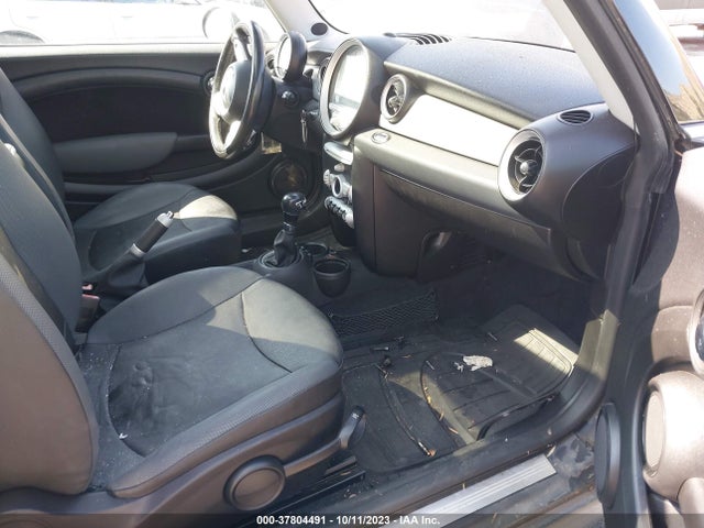 2008 MINI COOPER CLUBMAN WMWML33518TN67746 Photo 4