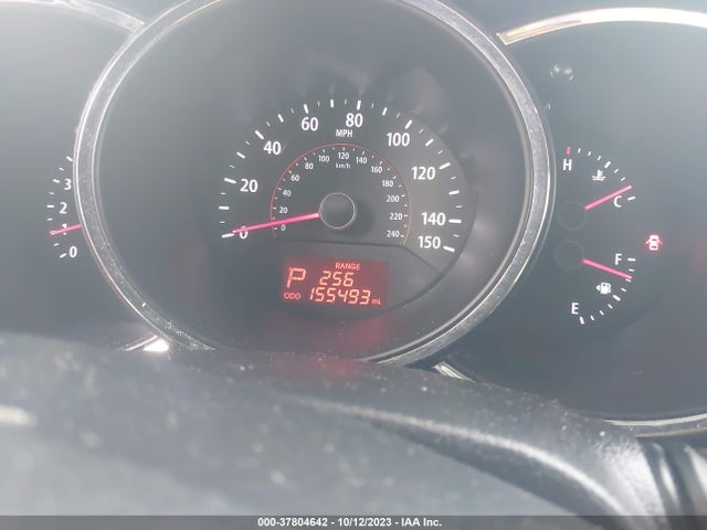 2012 KIA SORENTO LX VIN: 5XYKT3A65CG222049