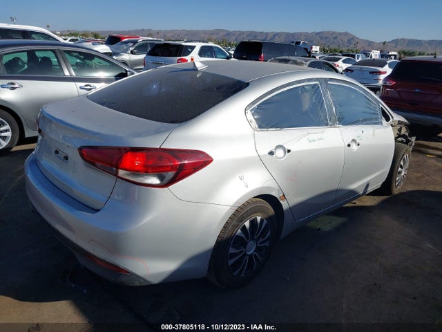 KIA FORTE LX 2017 3KPFK4A71HE052280 Image 4