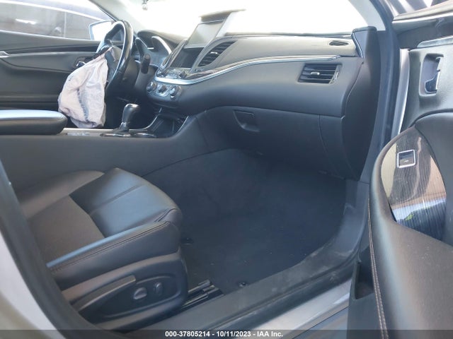 Chevrolet IMPALA LT 2018 2G1105S35J9113841 Image 5