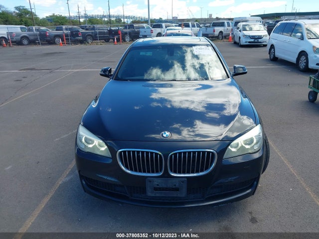 BMW 740I 2015 WBAYA6C5XFGK16297 Image 12