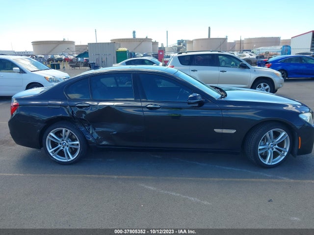 BMW 740I 2015 WBAYA6C5XFGK16297 Image 13