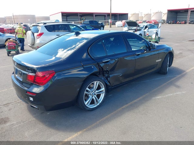 BMW 740I 2015 WBAYA6C5XFGK16297 Image 4