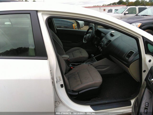 2016 KIA FORTE LX VIN: KNAFX4A65G5550983