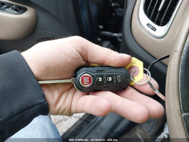 2014 FIAT 500L ZFBCFACH2EZ014247 Photo 10