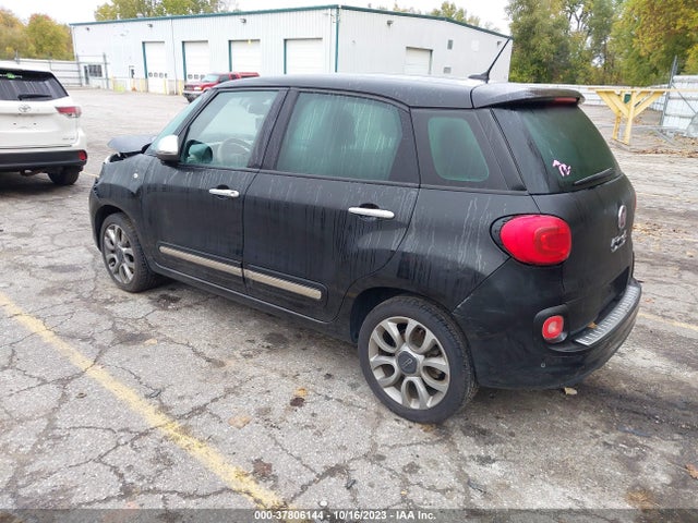 2014 FIAT 500L ZFBCFACH2EZ014247 Photo 2