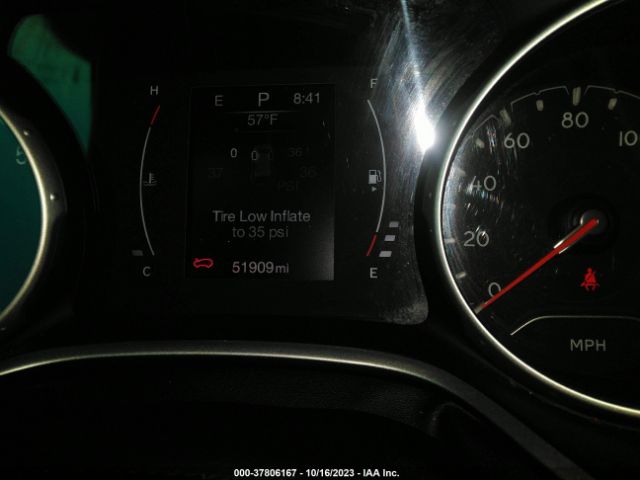 3C4NJDBB8JT142576 Jeep Compass Latitude