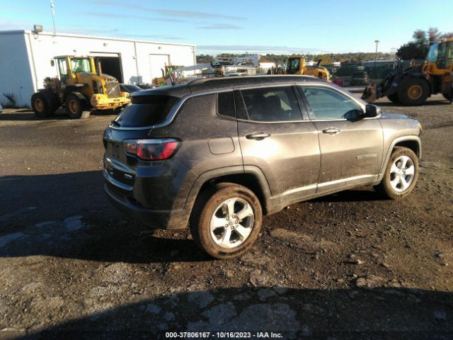 3C4NJDBB8JT142576 Jeep Compass Latitude