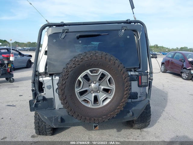 1C4BJWFG8EL253702 Jeep Wrangler Unlimited Rubicon