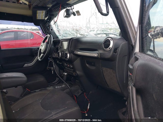 1C4BJWFG8EL253702 Jeep Wrangler Unlimited Rubicon