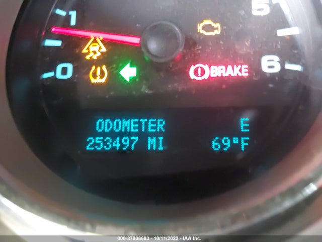 2011 CHEVROLET SILVERADO 1500 LT VIN: 3GCPCSE05BG111300