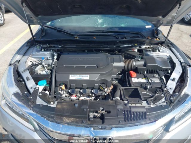 1HGCR3F92HA041005 Honda Accord Sedan Touring