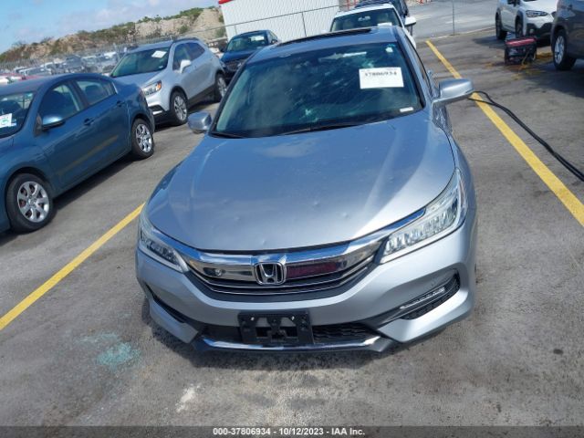 1HGCR3F92HA041005 Honda Accord Sedan Touring