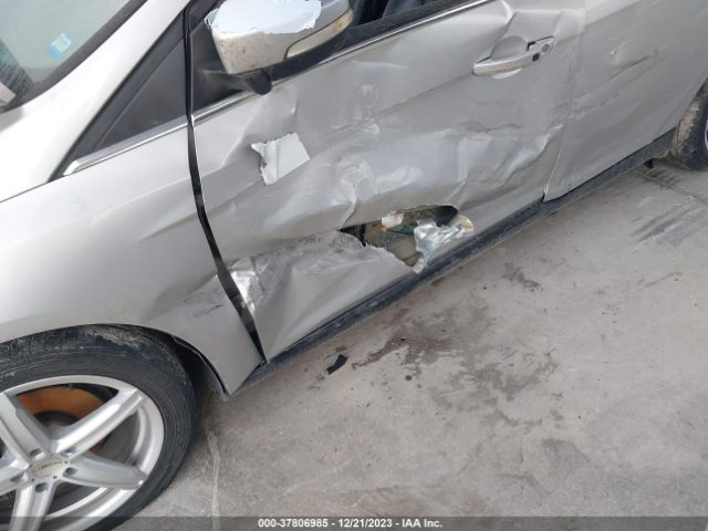 1FADP3J28EL423371 Ford Focus Titanium