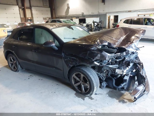 2021 PORSCHE MACAN WP1AA2A58MLB02740 Photo 0