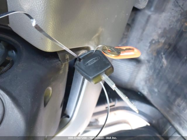 1FTMF1C88GKD09396 Ford F-150 Xl/xlt