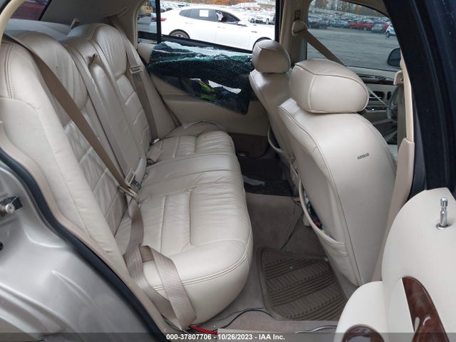 2000 LINCOLN TOWN CAR EXECUTIVE VIN: 1LNHM81W0YY914007