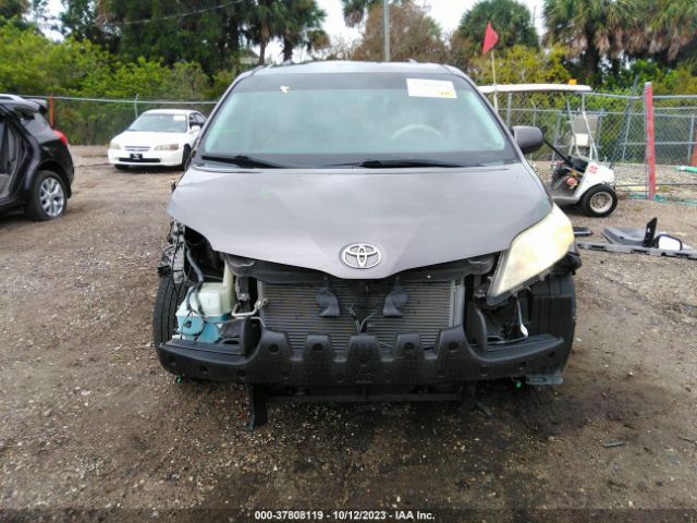 5TDYK3DC0ES434233 Toyota SIENNA XLE