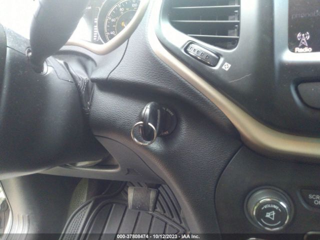 1C4PJMCB7GW203166 Jeep Cherokee Altitude