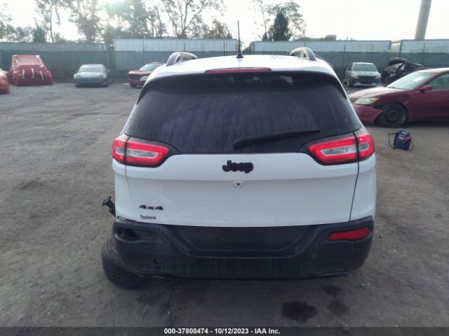 1C4PJMCB7GW203166 Jeep Cherokee Altitude