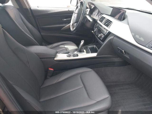 WBA8E5G55GNU22049 BMW 3 Series 320i Xdrive