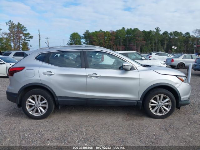 JN1BJ1CRXHW137917 Nissan Rogue Sport Sv