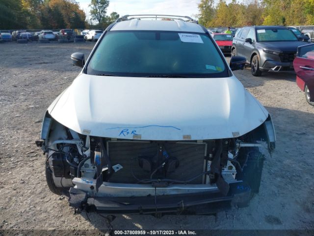 5N1DR2MM0JC651432 Nissan Pathfinder Sl