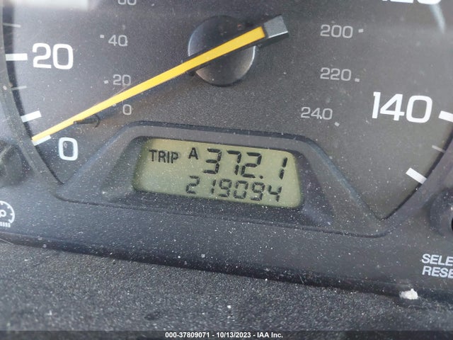 2000 HONDA ACCORD SDN LX VIN: 1HGCG1645YA101177