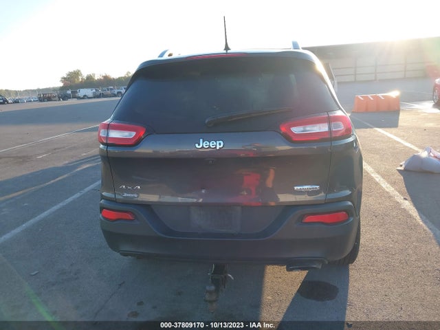 1C4PJMCS0HW563123 Jeep Cherokee Latitude 4x4