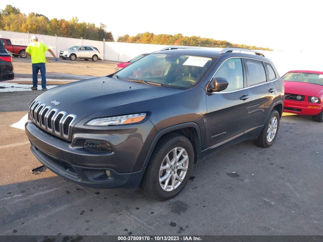 1C4PJMCS0HW563123 Jeep Cherokee Latitude 4x4