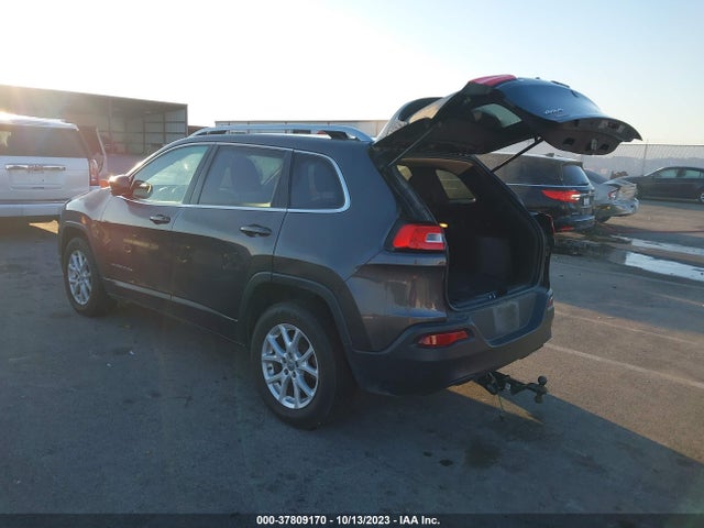 1C4PJMCS0HW563123 Jeep Cherokee Latitude 4x4