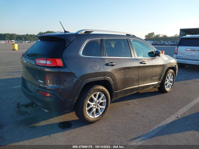 1C4PJMCS0HW563123 Jeep Cherokee Latitude 4x4