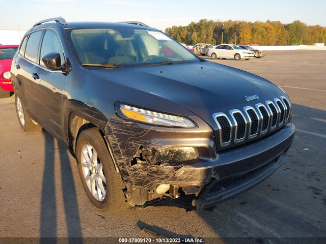 1C4PJMCS0HW563123 Jeep Cherokee Latitude 4x4