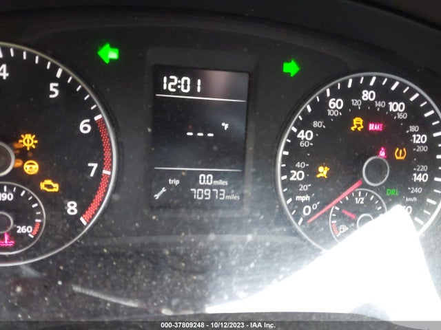 1VWAT7A35FC105361 Volkswagen Passat 1.8t Limited Edition