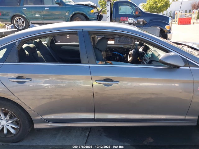 Hyundai SONATA SE 2018 5NPE24AF0JH699483 Image 13