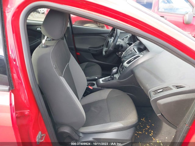 Ford FOCUS SE 2014 1FADP3F2XEL421646 Image 5