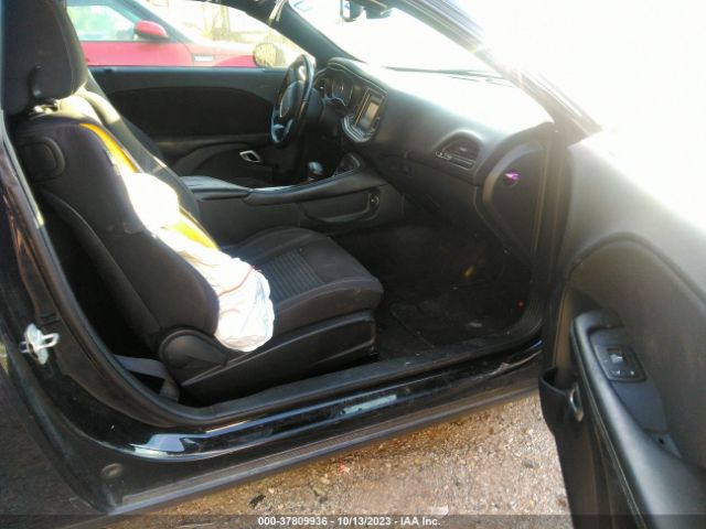 2C3CDZAG0FH708548 Dodge Challenger Sxt